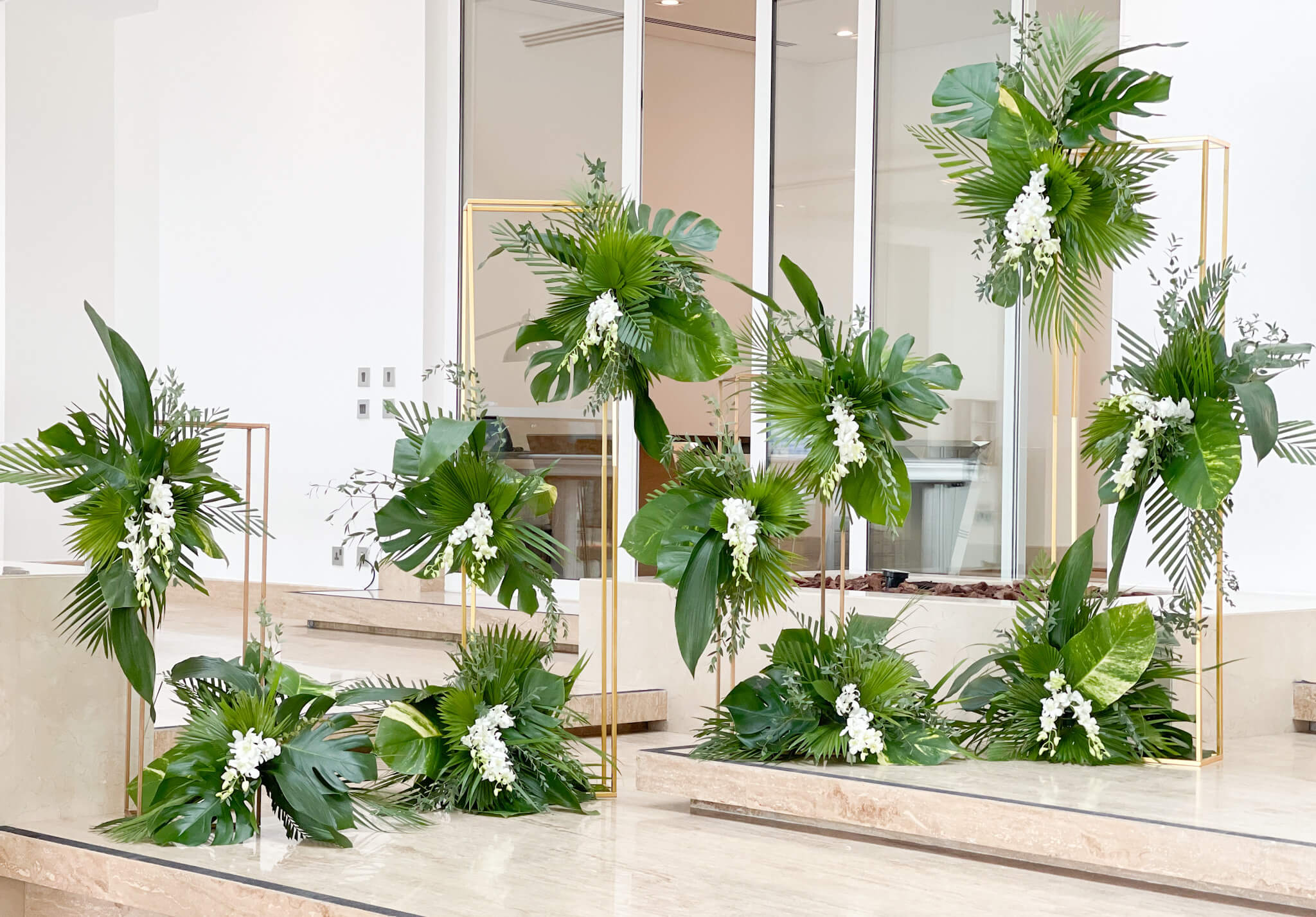 Beautiful and green Floral Decor - 7PQRS